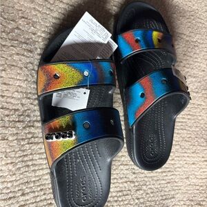 🩴 Crocs Unisex Classic Two-Strap Sandals – Size Men’s 7 / Women’s 9